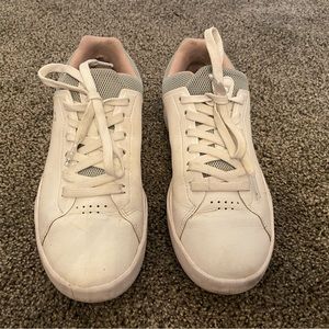 On - The Roger Advantage Sneakers